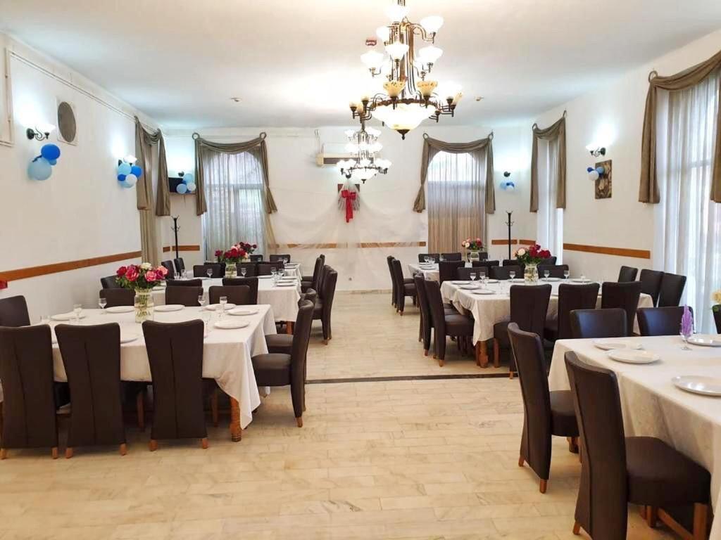 Hotel Marion Dumbraveni  Luaran gambar