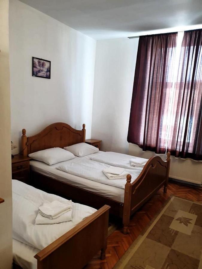 Hotel Marion Dumbraveni  Luaran gambar