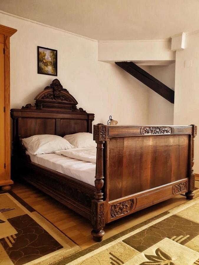 Hotel Marion Dumbraveni  Luaran gambar