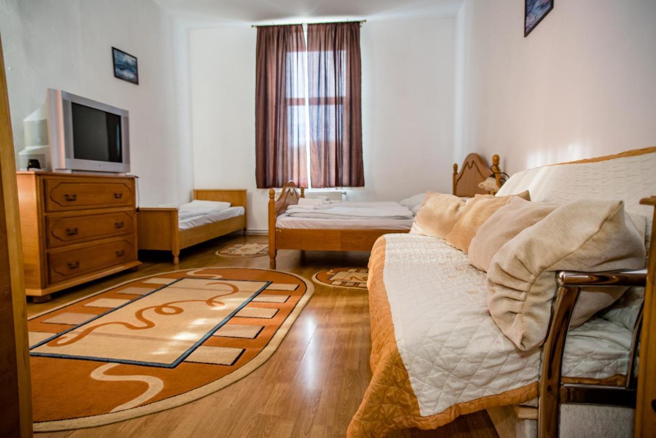 Hotel Marion Dumbraveni  Luaran gambar