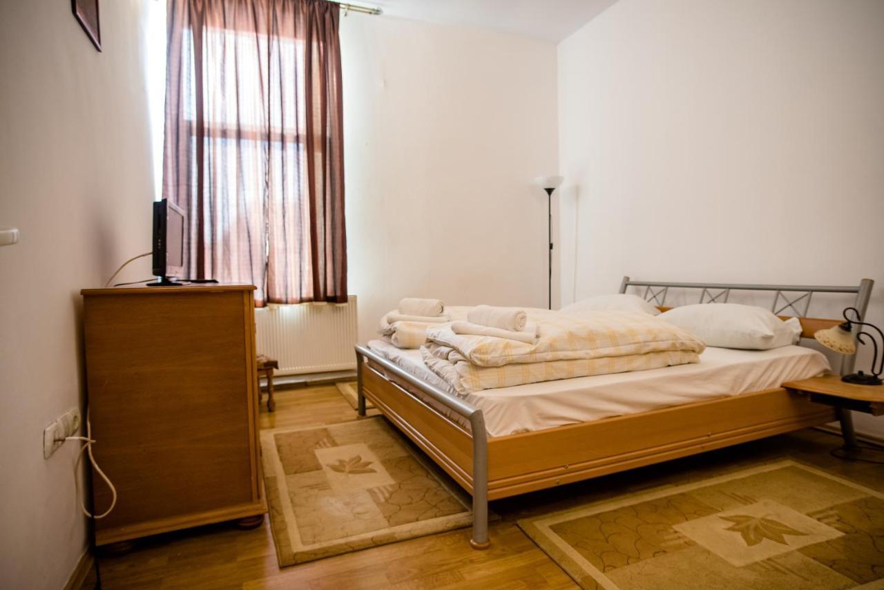 Hotel Marion Dumbraveni  Luaran gambar