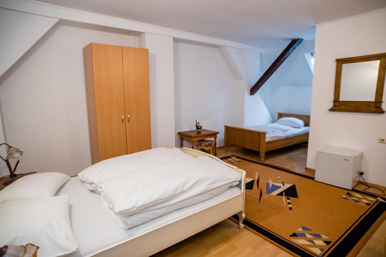 Hotel Marion Dumbraveni  Luaran gambar