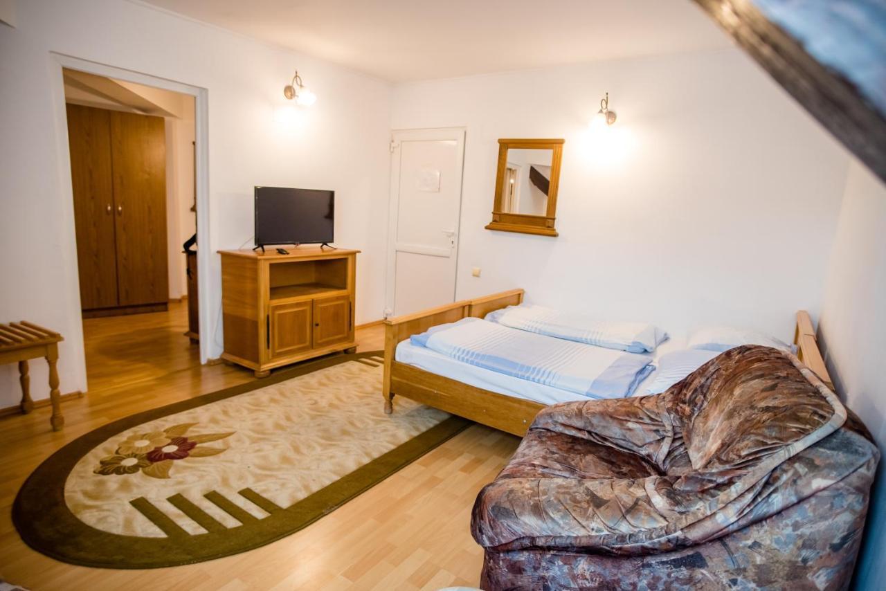 Hotel Marion Dumbraveni  Luaran gambar