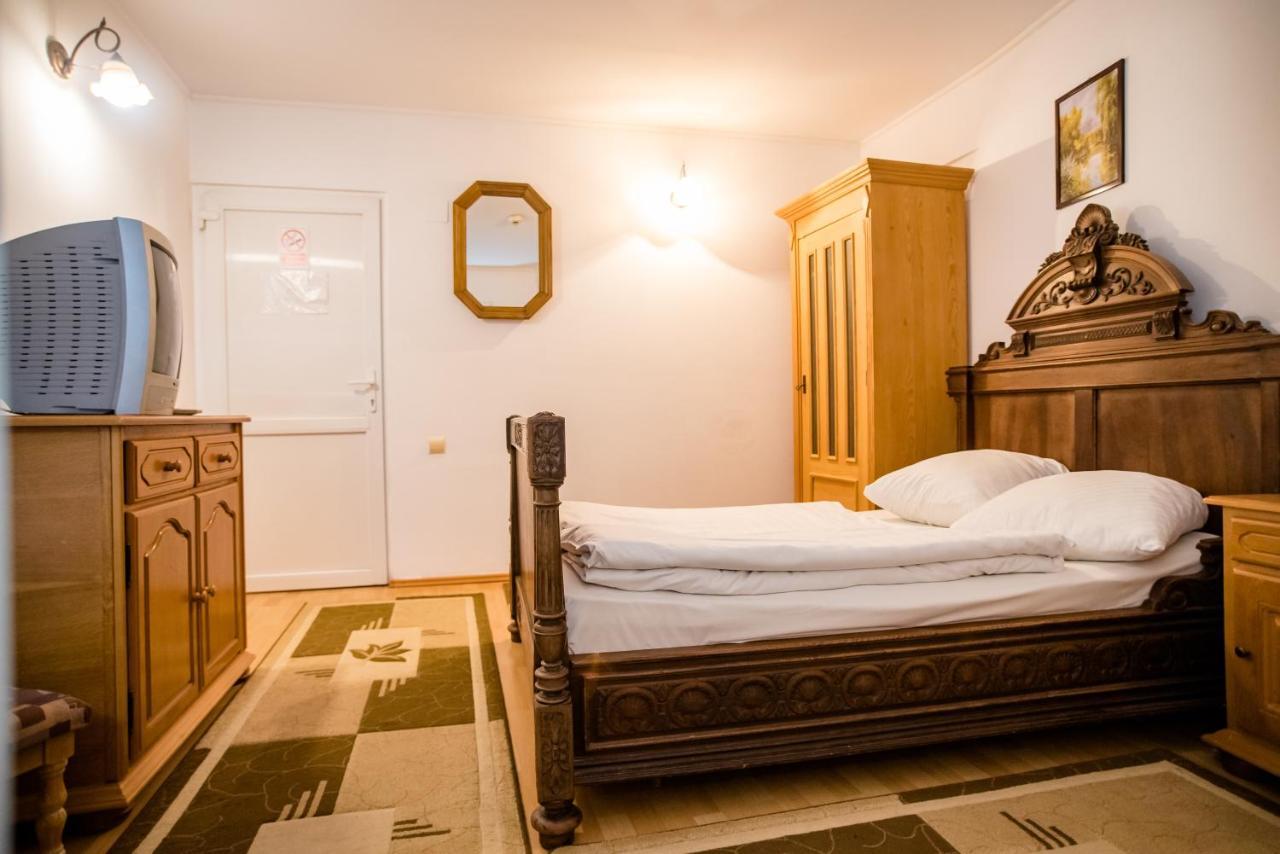 Hotel Marion Dumbraveni  Luaran gambar