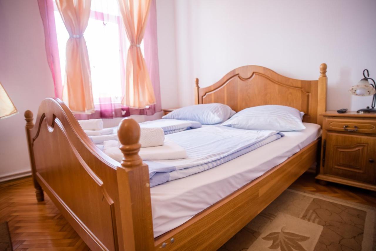 Hotel Marion Dumbraveni  Luaran gambar