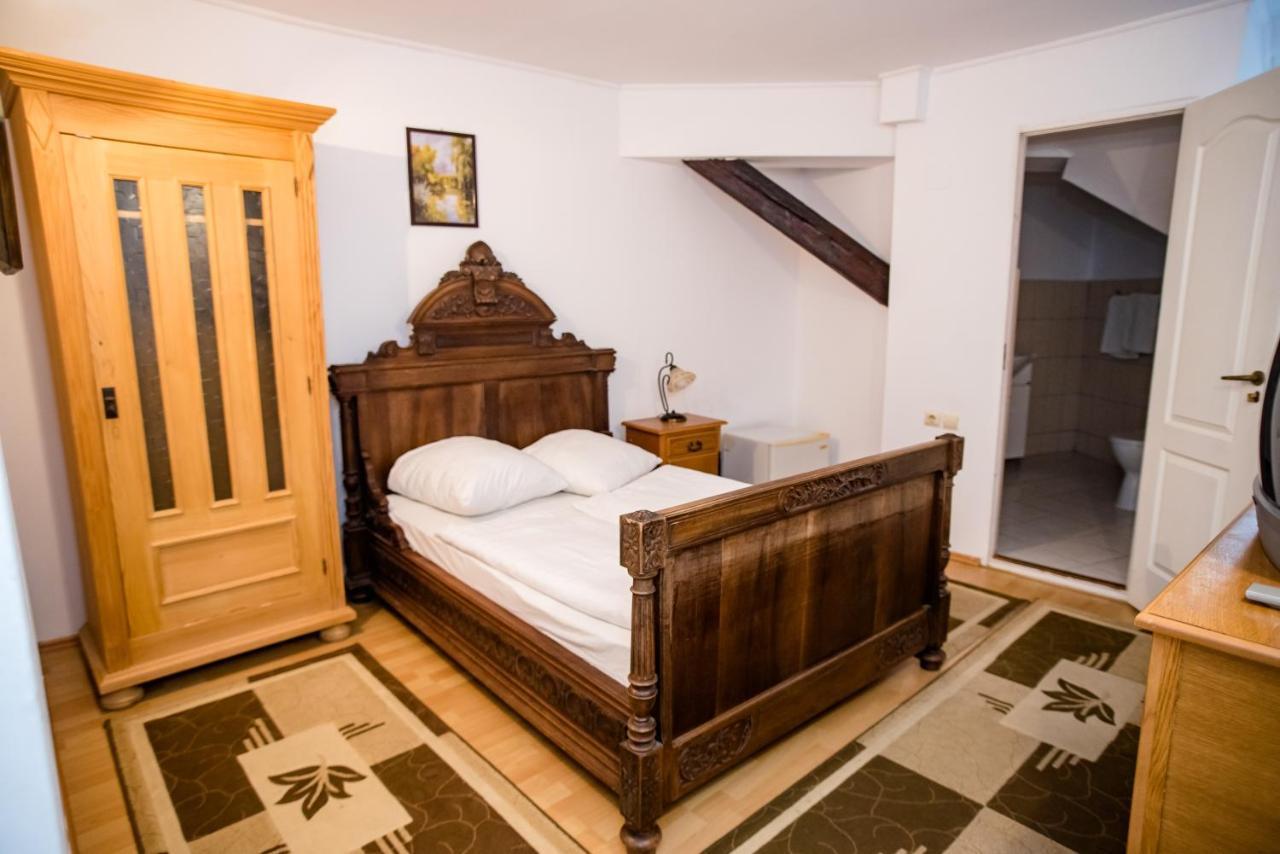 Hotel Marion Dumbraveni  Luaran gambar