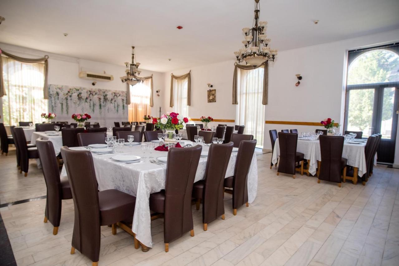 Hotel Marion Dumbraveni  Luaran gambar