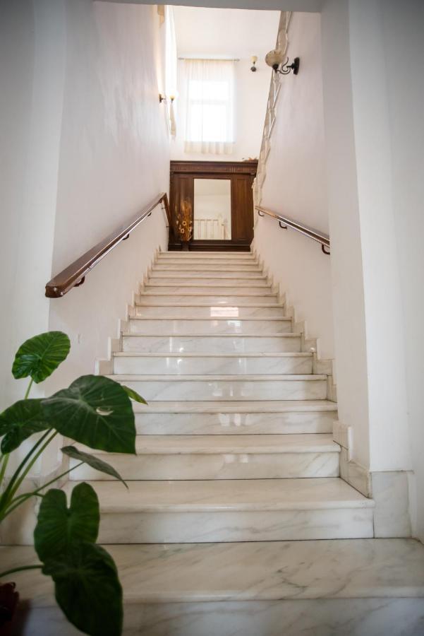 Hotel Marion Dumbraveni  Luaran gambar