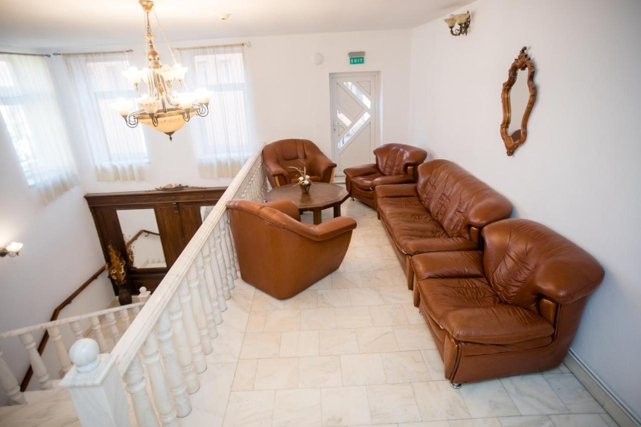 Hotel Marion Dumbraveni  Luaran gambar