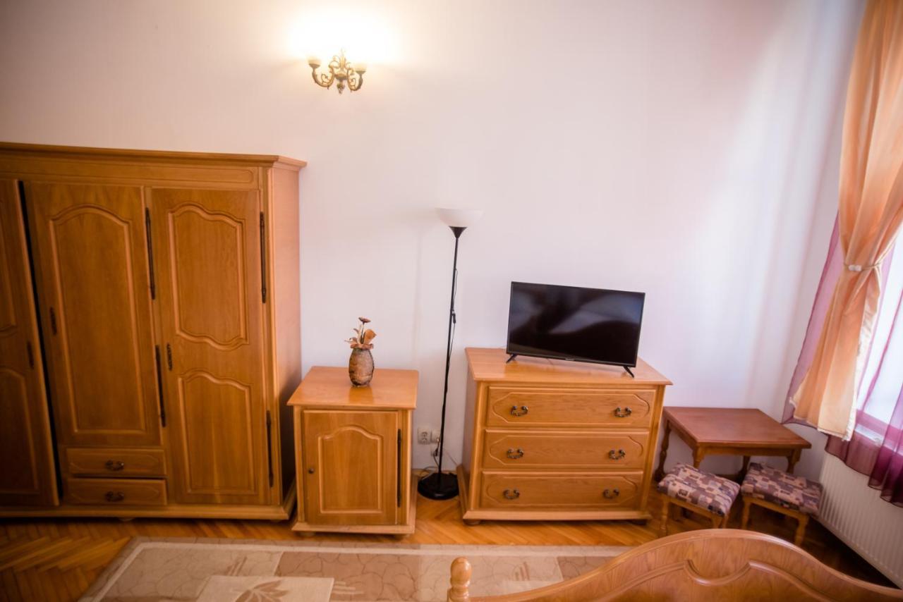 Hotel Marion Dumbraveni  Luaran gambar
