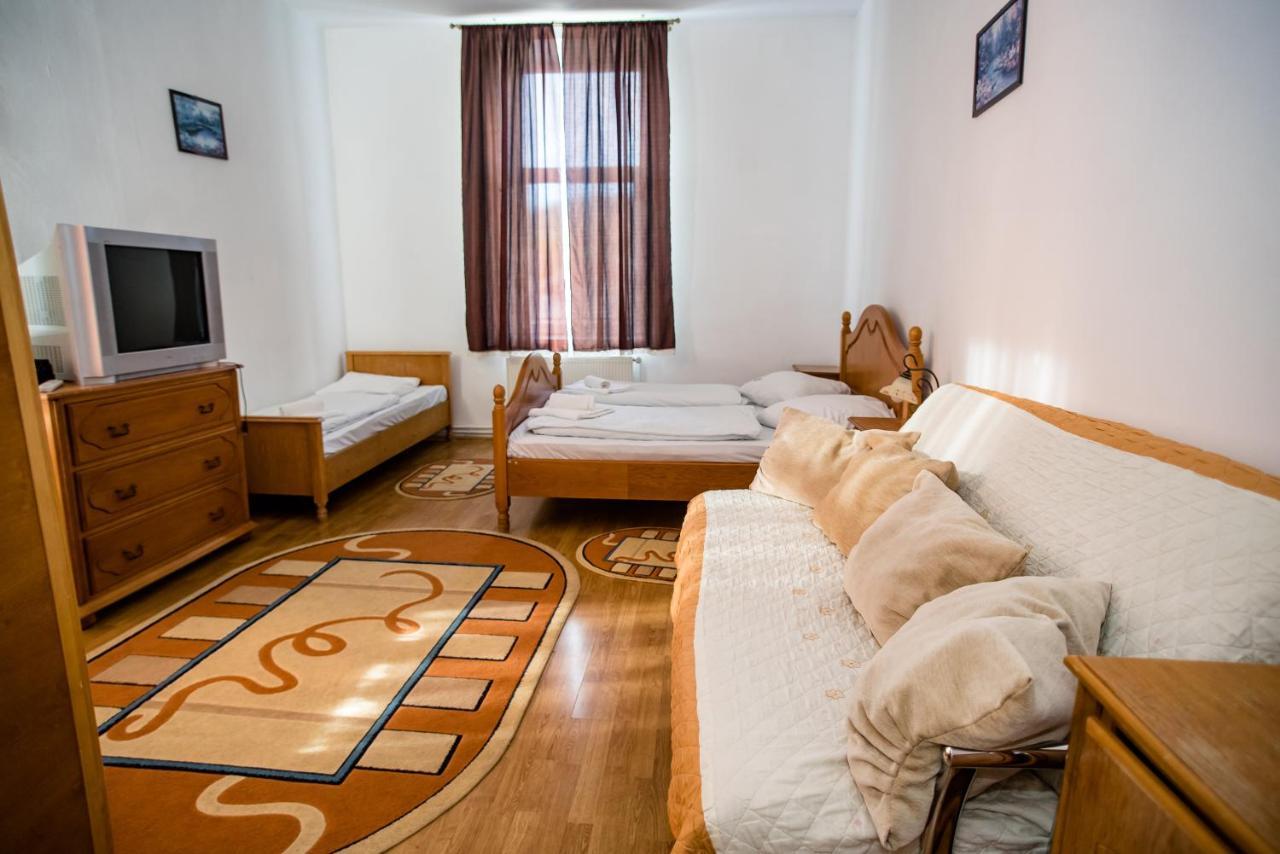 Hotel Marion Dumbraveni  Luaran gambar