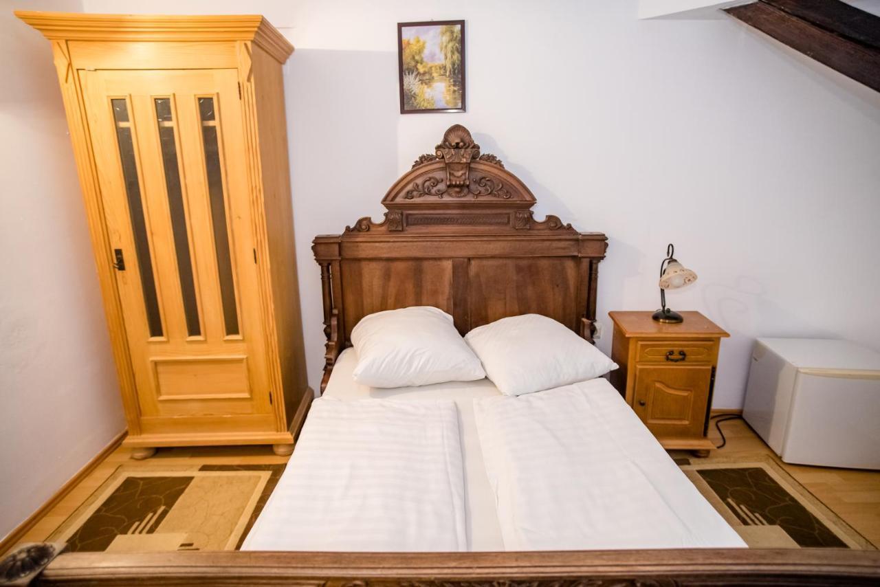 Hotel Marion Dumbraveni  Luaran gambar
