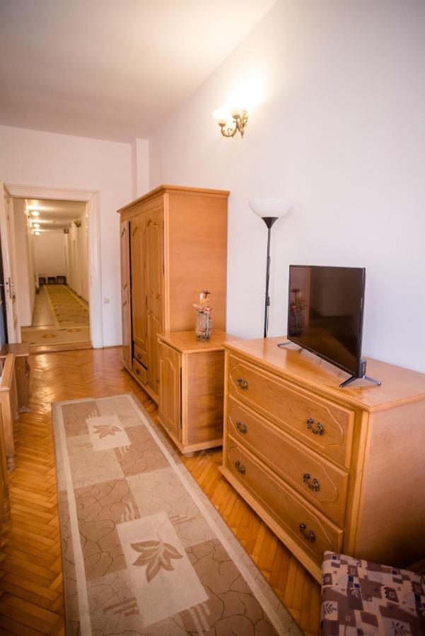 Hotel Marion Dumbraveni  Luaran gambar