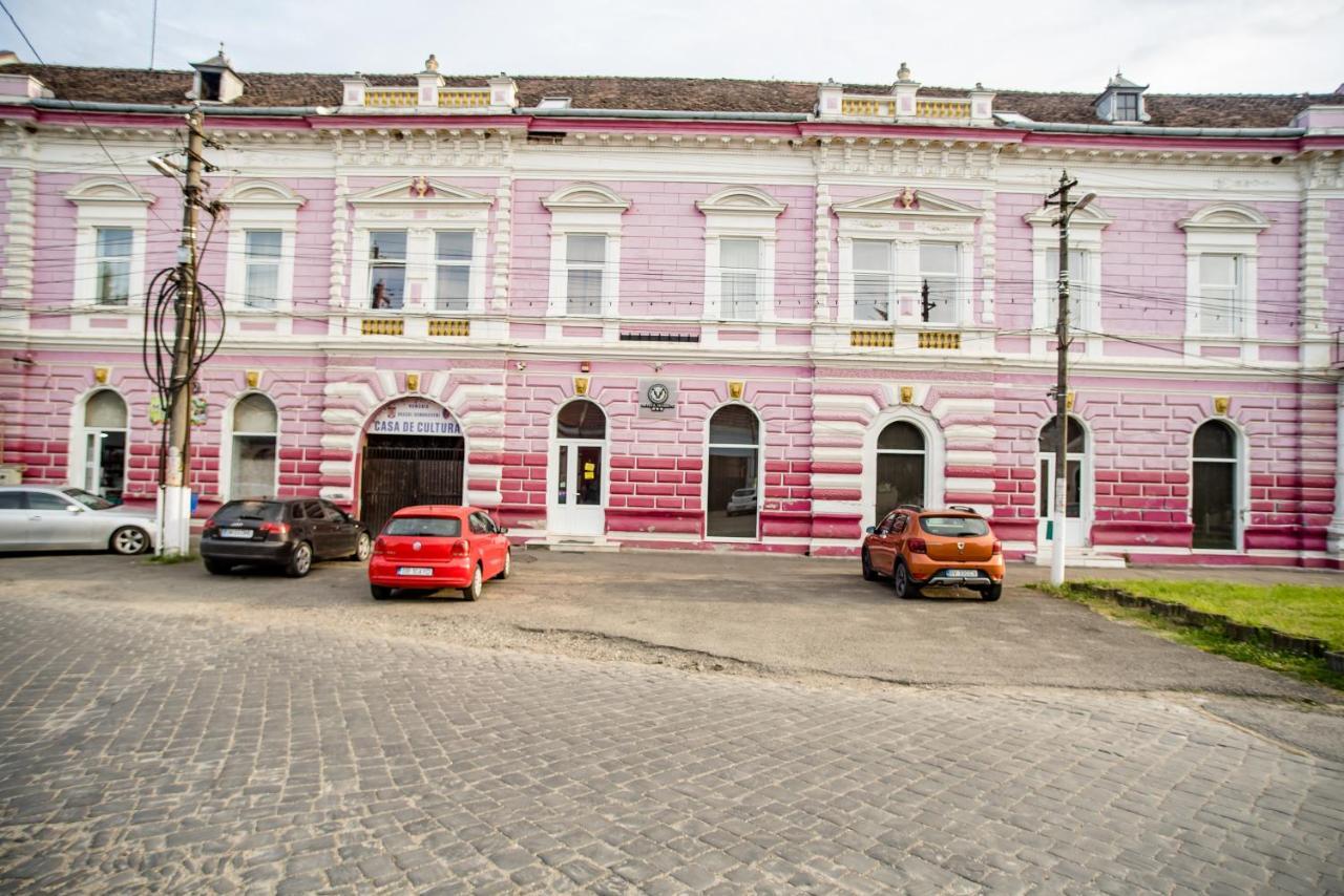Hotel Marion Dumbraveni  Luaran gambar