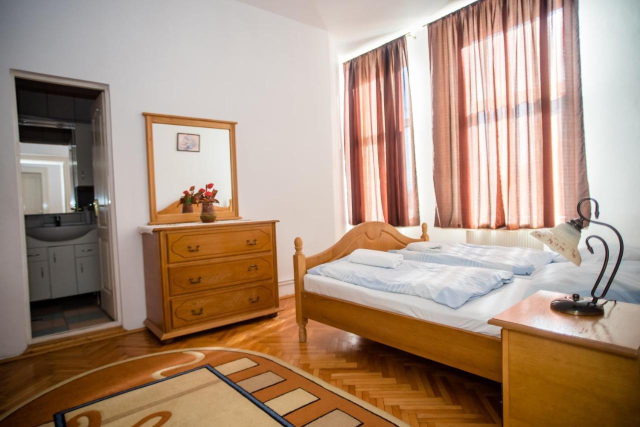 Hotel Marion Dumbraveni  Luaran gambar