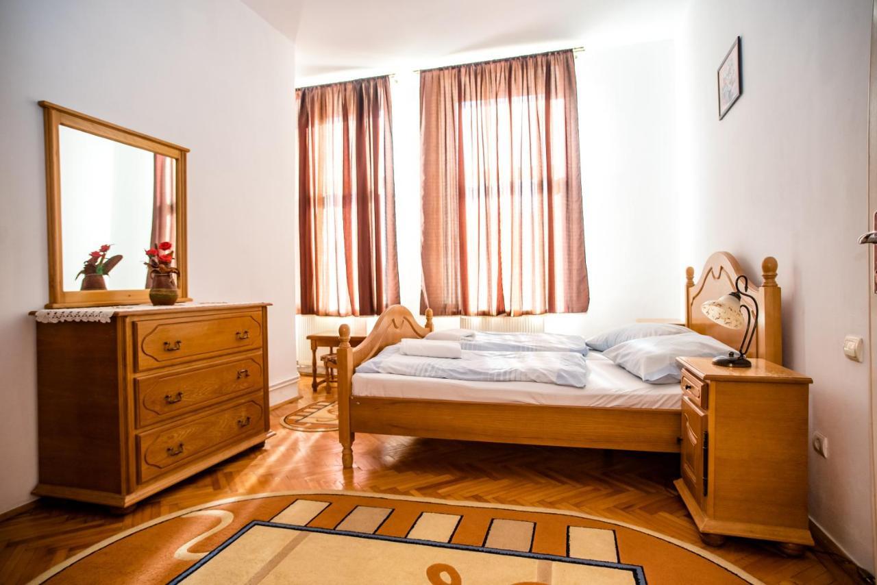 Hotel Marion Dumbraveni  Luaran gambar